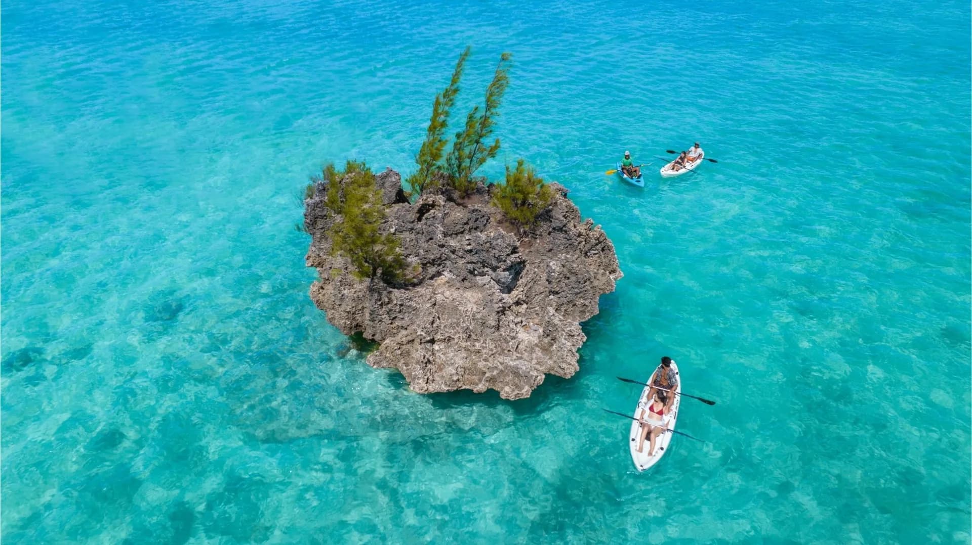 Kayak to Crystal Rock & Benitiers Island – Breakfast Included