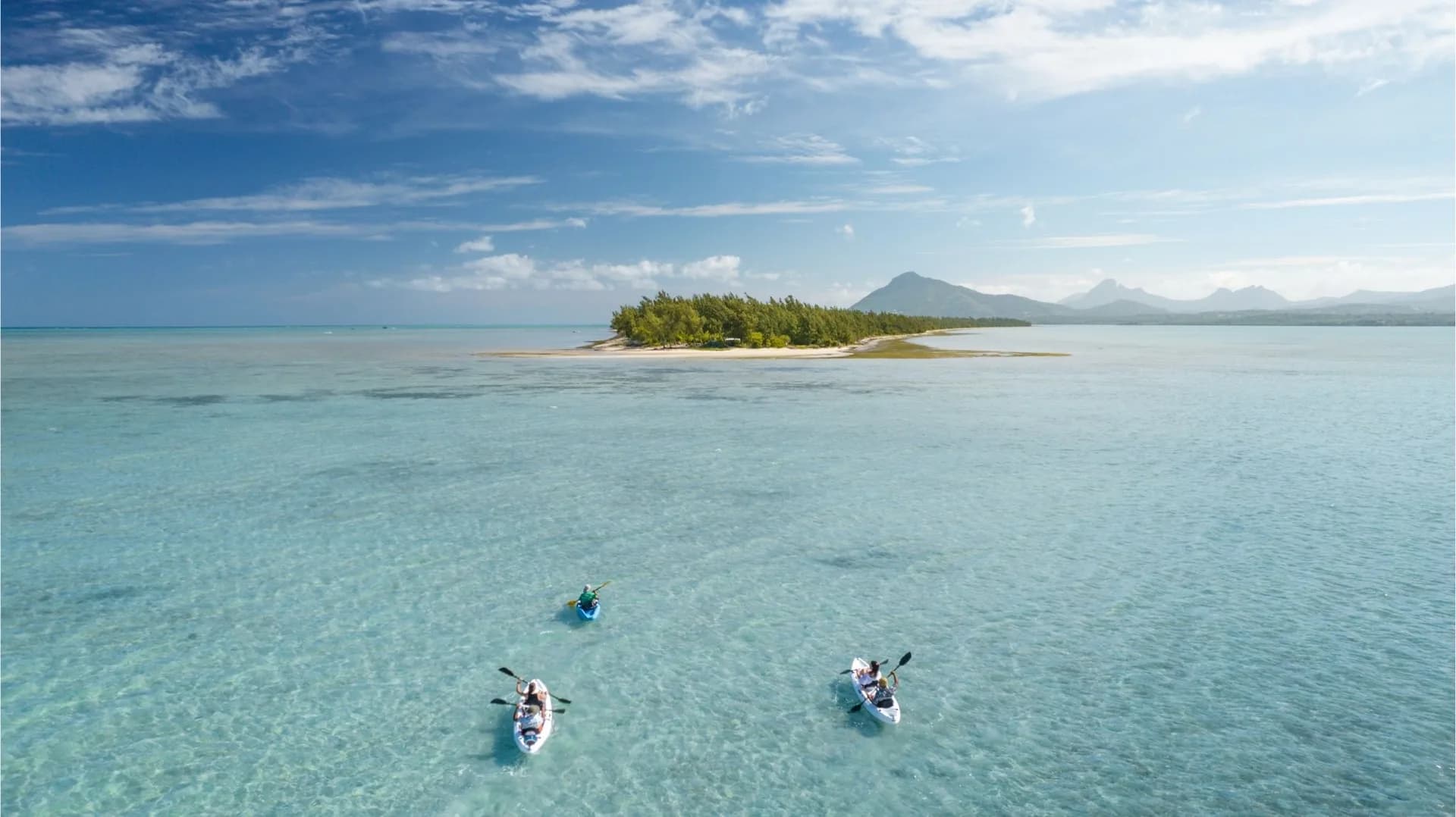 Kayak to Crystal Rock & Benitiers Island – Breakfast Included